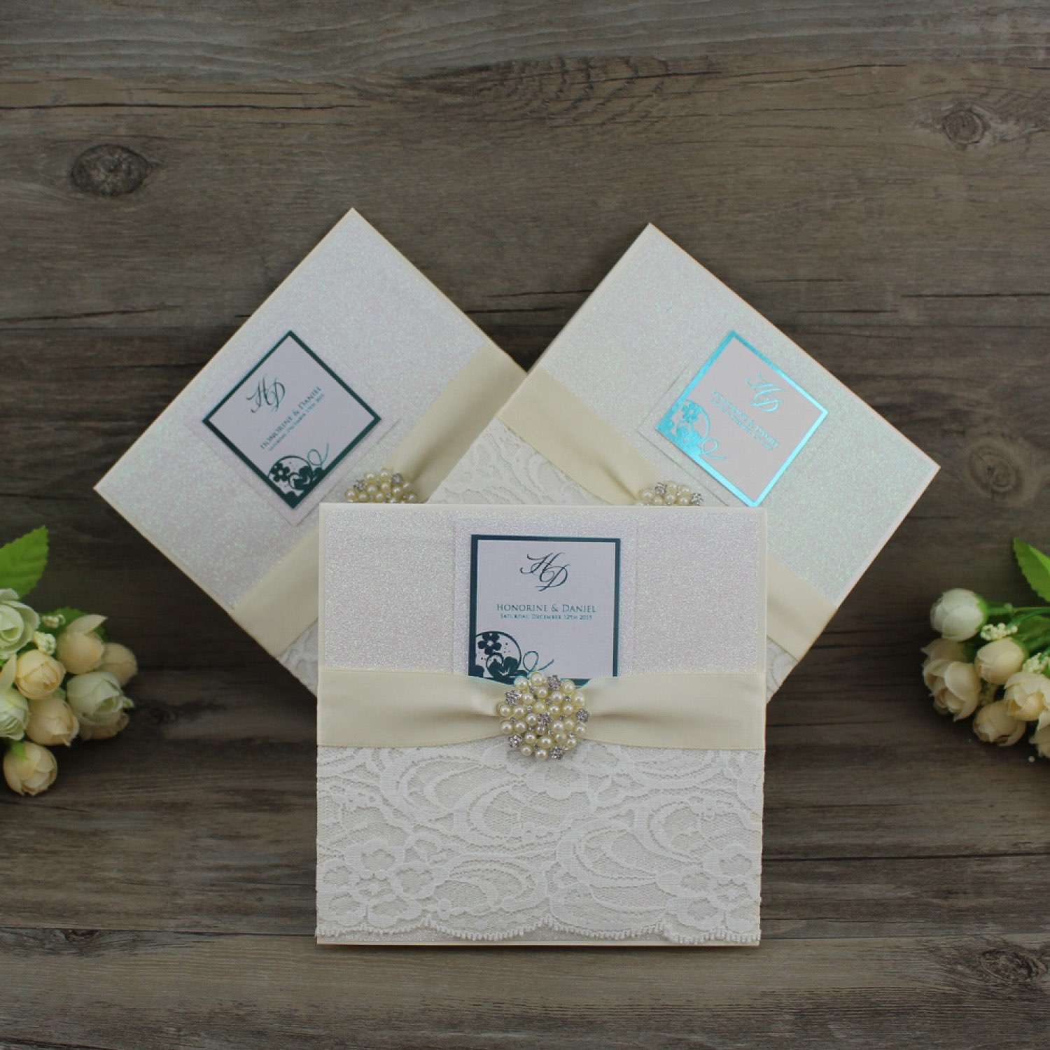 Lace Invitation Card Glitter Wedding Card with Buckle Decoration Made in China